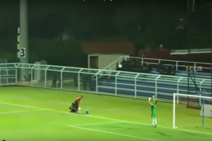 Cuplikan gol pemain UITM FC, Areff Kamarrudin, ke gawang JDT II pada hari Rabu (7/2/2018).