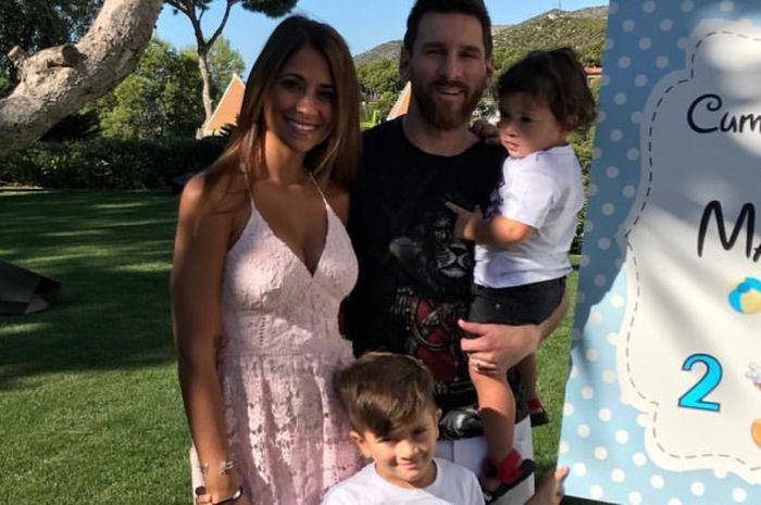 Lionel Messi dan keluarga saat perayaan ulang tahun kedua Mateo Messi.