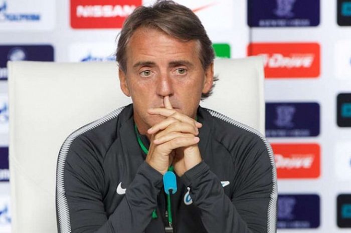  Pelatih Zenit, Roberto Mancini, saat jumpa pers jelang laga melawan Spartak, Rabu (2/8/2017).  