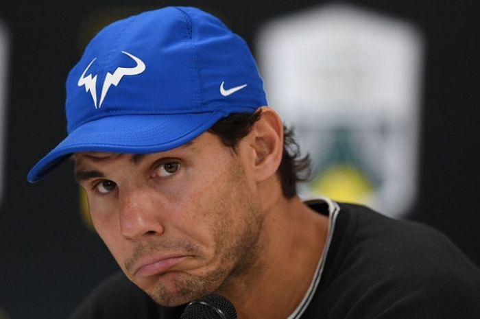 Salah satu ekspresi yang ditunjukkan petenis tunggal putra Spanyol, Rafael Nadal, saat menghadiri konferensi pers Paris Masters 2017 pada Jumat (3/11/2017).