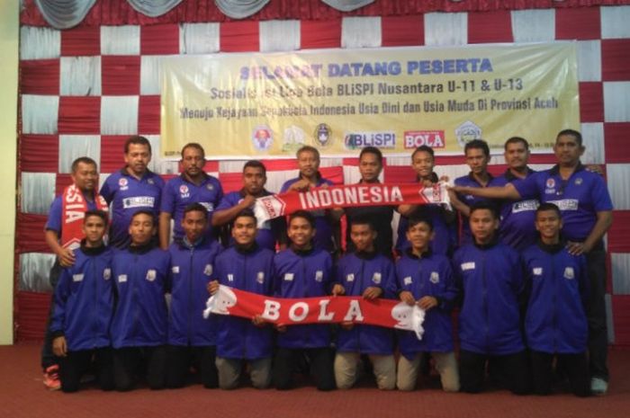 Pemain, pelatih, dan pengurus BLiSPI dalam sebuah kegiatan di Provinsi Aceh.