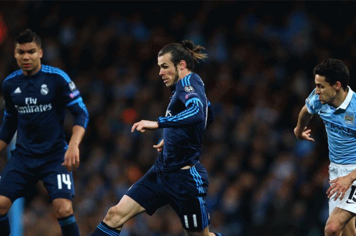 Aksi Gareth Bale dalam pertandingan semifinal UEFA Champions League leg pertama antara Manchester City kontra Real Madrid di Etihad Stadium 26 April 2016. 