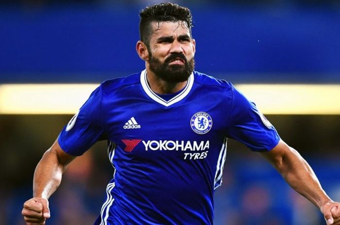 Striker Chelsea, Diego Costa, melakukan selebrasi usai mencetak gol ke gawang West Ham United dalam laga lanjutan Premier League 2016-2017 di Stadion Stamford Bridge, London, pada 15 Agustus 2016.