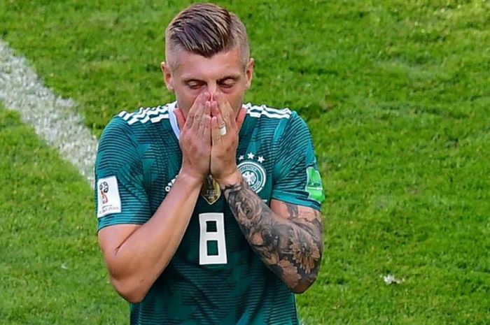 Reaksi Toni Kroos setelah gagal memanfaatkan peluang menjadi gol dalam laga Piala Dunia 2018 timnas Jerman lawan Korea Selatan di Kazan Arena, 27 Juni 2018.