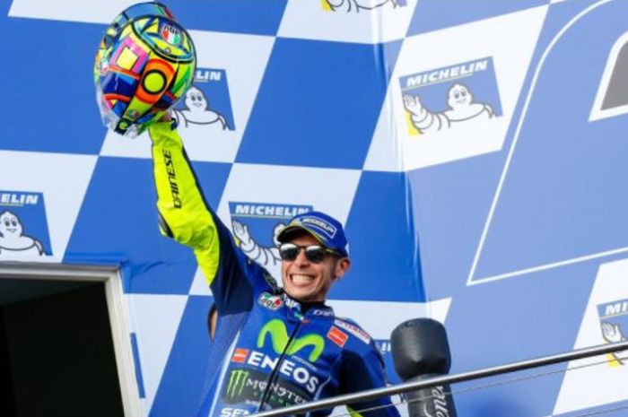 Valentino Rossi saat meraih podium dua pada balapan MotoGP Australia, Minggu (22/10/2017)