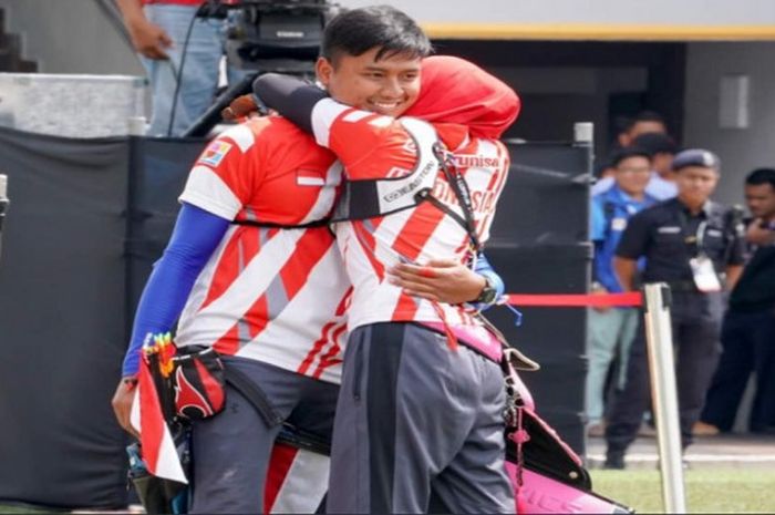 Riau Ega Agatha dan Diananda Choirunnisa berhasil mempersembahkan medali emas untuk Indonesia dari cabang panahan nomor recurve beregu campuran Selasa (22/8/2017).