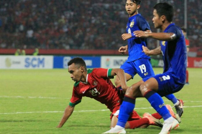 Momen Todd Rivaldo Ferre dalam laga timnas U-19 Indonesia kontra Thailand di Stadion Gelora Delta Sidoarjo, Senin (9/7/2018).