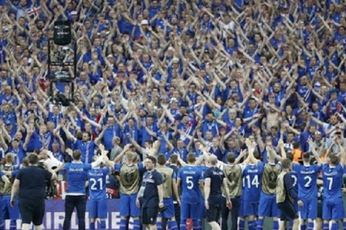 Viking Clap Suporter Timnas Islandia di EURO 2016