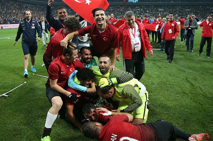 Timnas sepak bola difabel Turki menjadi juara European Amputee Football Federation (EAFF) Championship usai menang 2-1 atas Inggris pada, Senin (10/10/2017) di Istanbul's Vodafone Park, Turki.