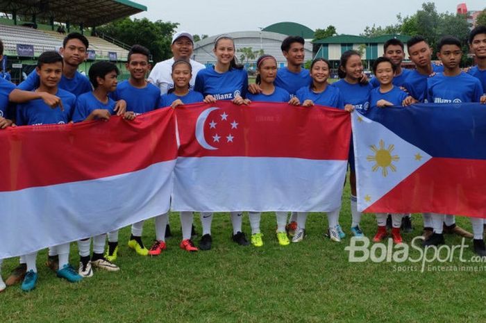 Para peserta Allianz Junior Football Camp 2018 yang berlangsung di Bangkok, Thailand, 16-19 Juli 2018.