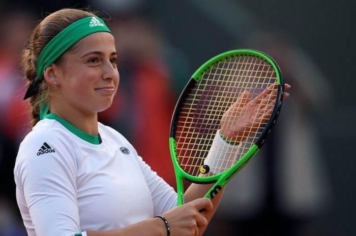 Petenis Latvia, Jelena Ostapenko, bereaksi setelah mengalahkan Caroline Wozniacki dari Denmark pada babak perempat final Roland Garros 2017 di Paris, Selasa (6/6/2017).