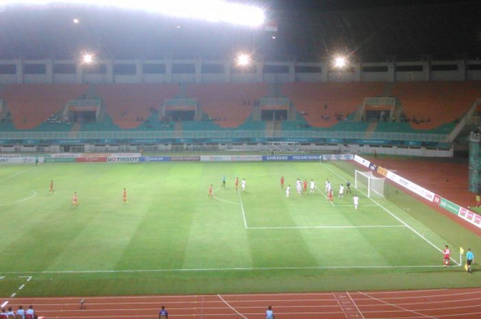 Pertandingan babak 8 besar sepak bola putera Asian Games 2018 antara Timnas U-23 Uni Emirat Arab dan Timnas U-23 Korea Utara di Stadion Pakansari, Bogor, Senin (27/8/2018).