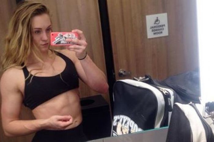 Wanita Ini Sangat Cantik Tetapi Perut Six Pack Nya Bikin Laki Laki Kabur Ketakutan Bolasport Com