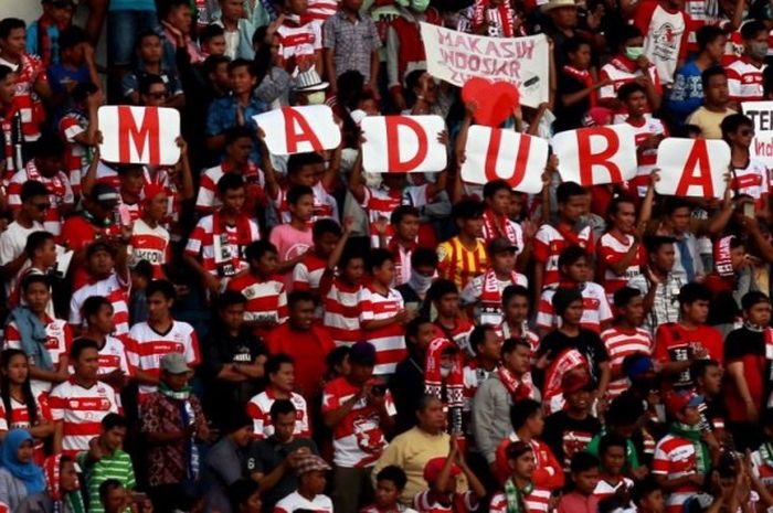 Suporter Madura United.