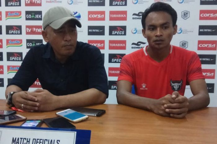 Pelatih Madura FC, Salahudin pada sesi jumpa pers seusai laga melawan tuan rumah PSS Sleman di Stadion Maguwoharjo, Sleman, Selasa (6/11/2018).
