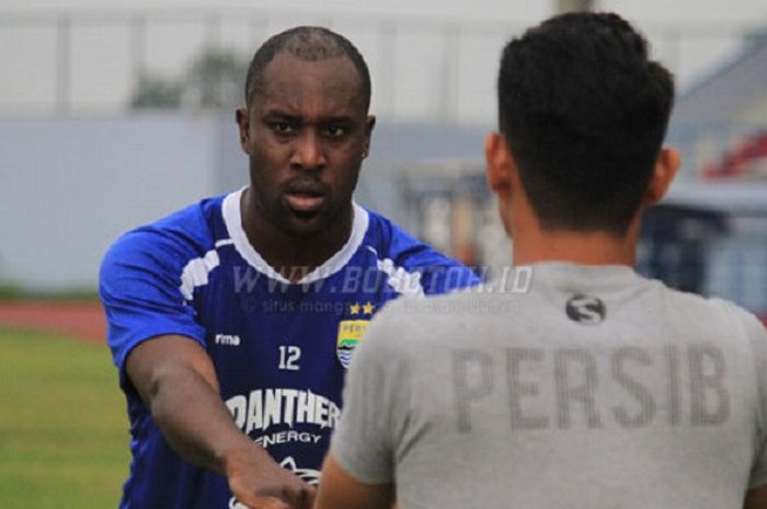 Carlton Cole saat berseragam Persib Bandung