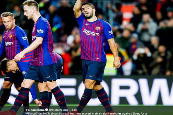 Penyerang Barcelona, Luis Suarez, merayakan gol yang dicetaknya ke gawang Eibar pada pertandingan pekan ke-19 Liga Spanyol 2018-2019 di Stadion Camp Nou, Minggu (13/1/2019).