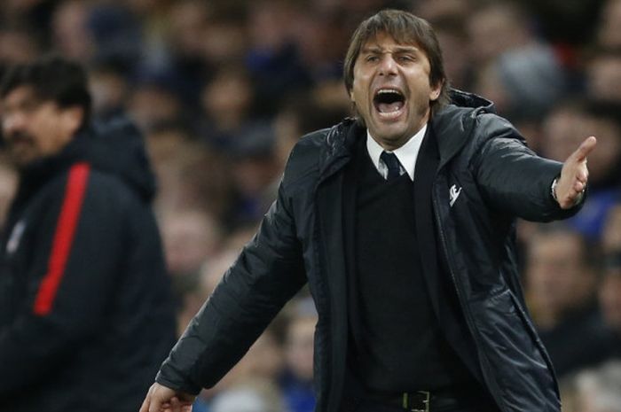 Reaksi manajer Chelsea, Antonio Conte, dalam laga Grup C Liga Champions kontra Atletico Madrid di Stadion Stamford Bridge, London, Inggris, pada 5 Desember 2017.