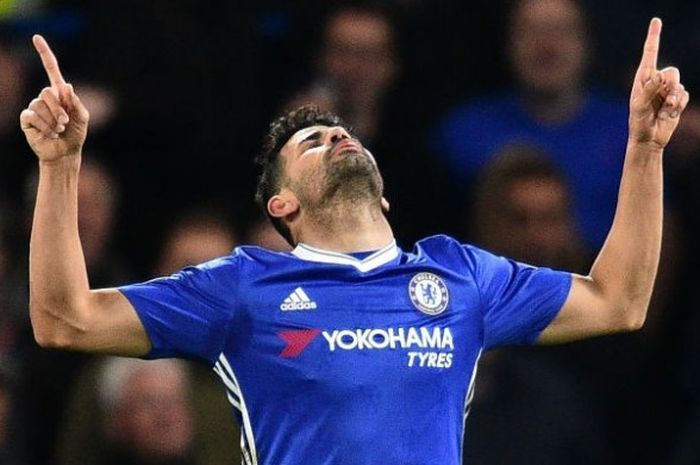 Selebrasi penyerang Chelsea, Diego Costa, setelah membobol gawang Southampton pada lanjutan Liga Inggris di Stamford Bridge, Selasa (25/4/2017). 