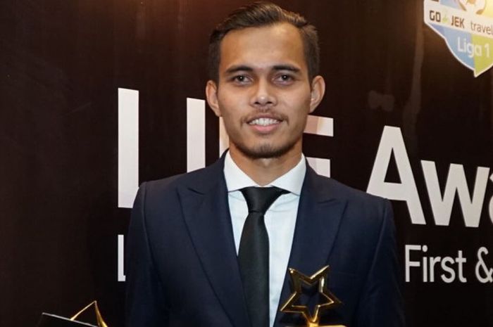 Bek kiri Persija Jakarta, Rezaldi Hehanussa terpilih sebagai pemain muda terbaik dan masuk best eleven Liga 1 musim 2017.