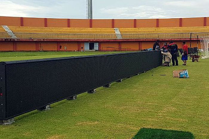 Ide Di Balik Pemakaian Papan Iklan Elektronik Di Dua Markas Madura United Bolasport Com