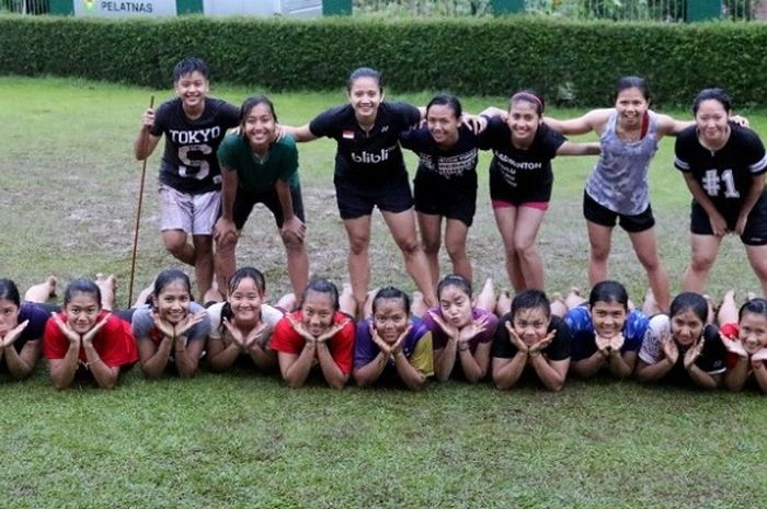 Pebulu tangkis ganda putri Indonesia, berpose di sela-sela gathering di Bogor, Jawa Barat, Selasa (17/1/2017).