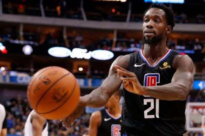 Patrick Beverley (LA Clippers) dijatuhi denda atas aksinya melempar bola kepada fan Dallas Mavericks.