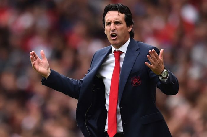 Ekspresi pelatih Arsenal, Unai Emery, dalam laga Liga Inggris kontra Manchester City di Stadion Emirates, London pada 12 Agustus 2018.