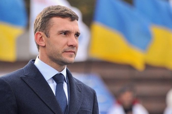  Mantan pemain AC Milan, Andriy Shevchenko, turut menyuarakan keprihatinan terhadap kondisi negatif mantan klubnya.  