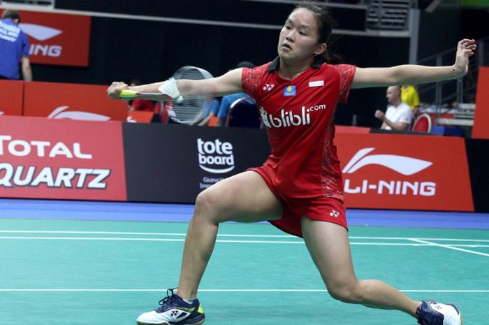 Pebulu tangkis tunggal putri Indonesia, Ruselli Hartawan, saat menjalani pertandingan melawan Busanan Ongbamrungphan (Thailand) pada babak kesatu turnamen Singapore Open 2018 di Singapore Indoor Stadium, Rabu (18/7/2018).