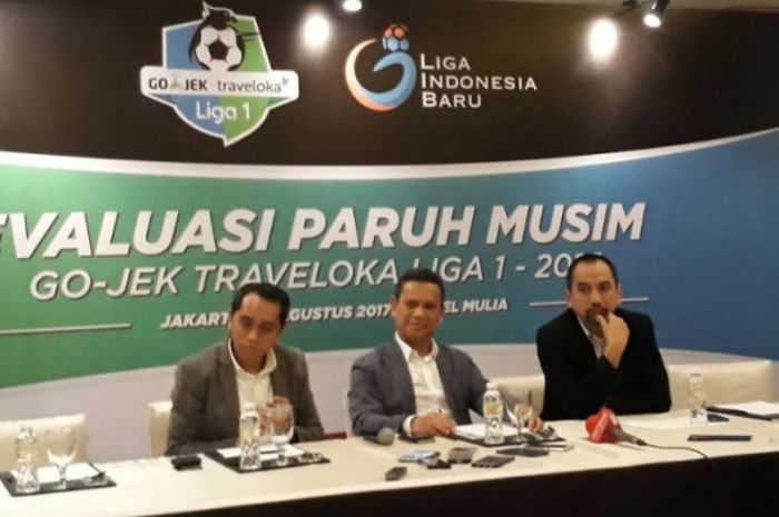 Operator Liga 1 PT LIB menggelar evaluasi paruh musim Liga 1 bersama  manajer dari 18 klub peserta di Hotel Mulia, Senayan, Jakarta Pusat, Kamis (3/8/2017).