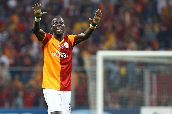 Bek Galatasaray, Emmanuel Eboue, dalam pertandingan Liga Champions 2013-2014 menghadapi Real Madrid di Stadion Ali Sami Yen, Istanbul, Turki, pada 17 September 2013.