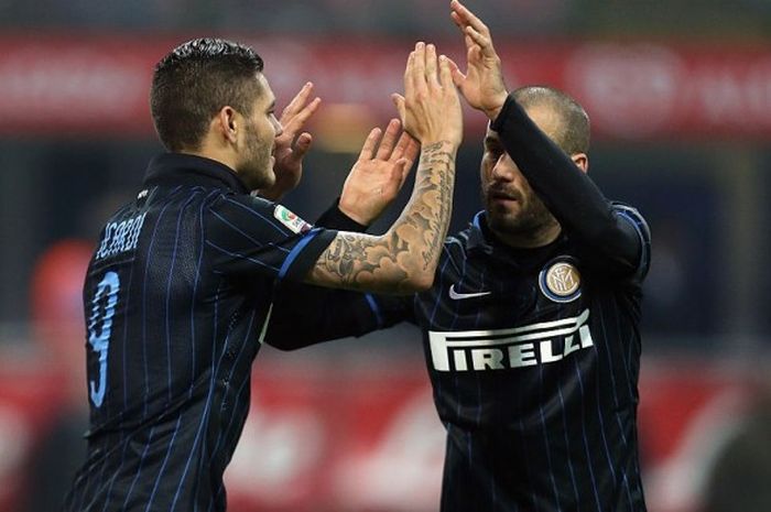 Dua penyerang Inter Milan, Mauro Icardi (kiri) dan Rodrigo Palacio, merayakan gol timnya ke gawang Sampdoria, 29 Oktober 2014.