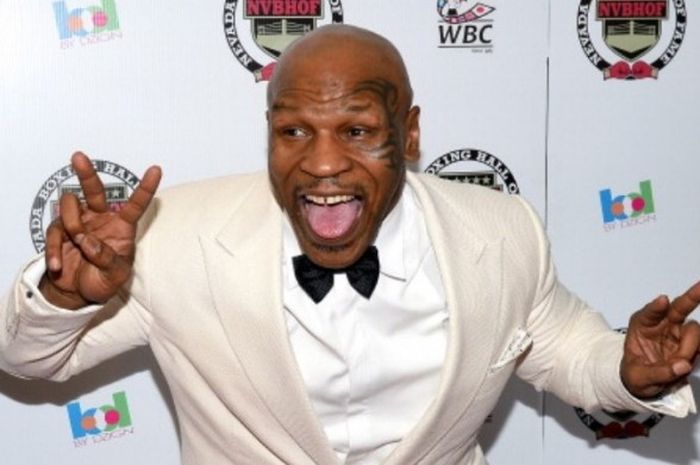 Mantan juara dunia kelas berat, Mike Tyson, saat menghadiri malam penganugerahan Nevada Boxing Hall of Fame 2013 di Las Vegas, Nevada, 10 April 2013.