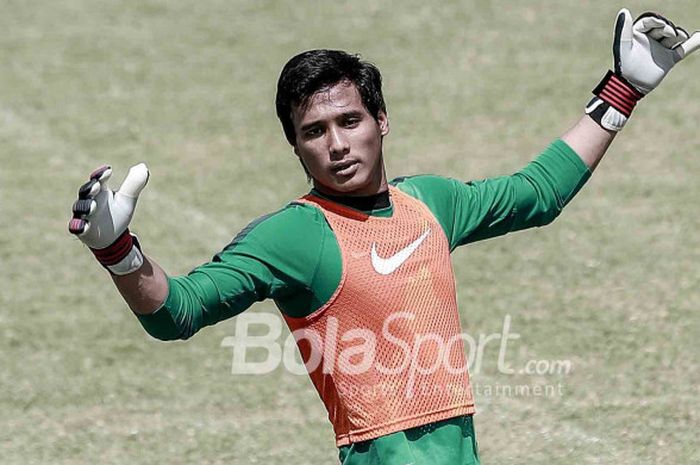 Muhammad Ridho menjalani latihan dalam rangkaian training camp (TC) timnas U-23 Indonesia di Lapangan B, kompleks Gelora Bung Karno (GBK), Senayan, Jakarta Pusat, Selasa (20/2/2018).