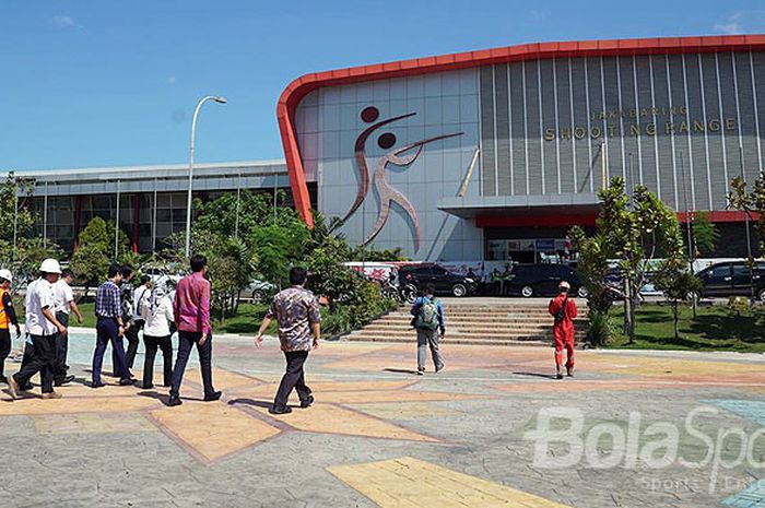 Tampak luar venue menembak di Jakabaring Sport City, Palembang, yang akan dipakai pada Asian Games 2018. 