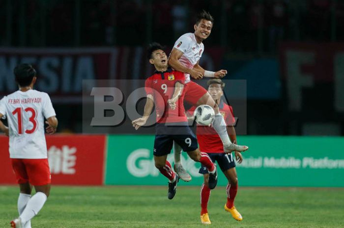 Bek timnas U-23 Indonesia, Rezaldi Hehanussa, beraksi pada pertandingan lanjutan Grup A sepak bola Asian Games 2018 kontra Laos, di Stadion Patriot, Jumat (17/8/2018). 