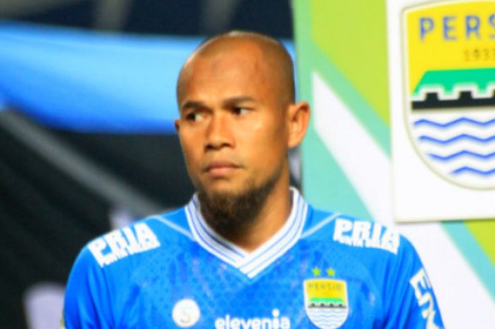 Kapten Persib, Supardi Nasir sebelum sepak mula laga Persib vs PSIS di Stadion Gelora Bandung Lautan Api, Minggu (8/7/2018).