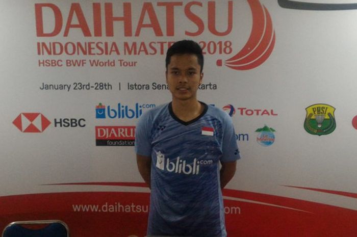 Pebulu tangkis Indonesia, Anthony Ginting, dalam jumpa pers usai laga babak pertama Indonesia Master. Peringkat Anthony Ginting naik di BWF