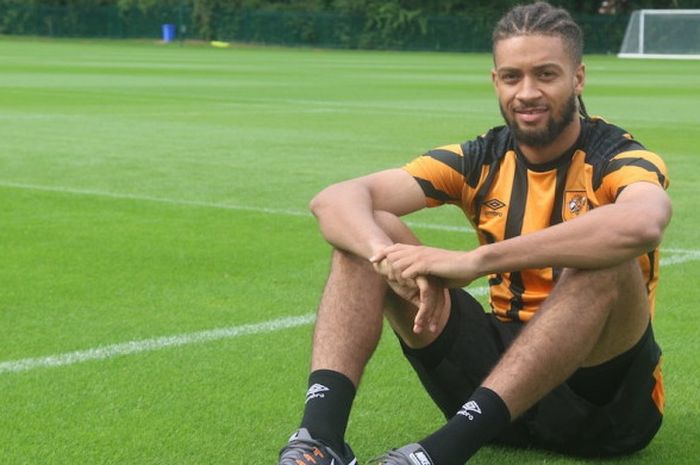 Michael Hector resmi dipinjamkan Chelsea ke Hull CIty, Kamis (27/7/2017). 