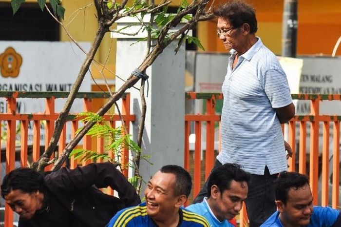 Ruhanda, mantan pelatih Persema yang rela tak dibayar melatih tim amatir pada Sabtu kemarin (6/2/2016) di Lapangan Shampo Kota Malang.