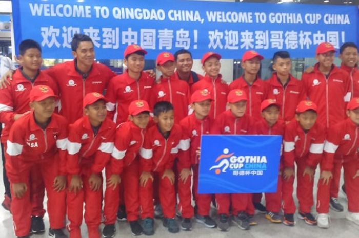 Tim Indonesia Junior Soccer League (IJSL) Cipta Cendekia mewakili Indonesia berpose saat tiba di Qingdao, China, Minggu (12/8/2018) waktu setempat, untuk mengikuti turnamen Gothia Cup China 2018 kategori U-12.