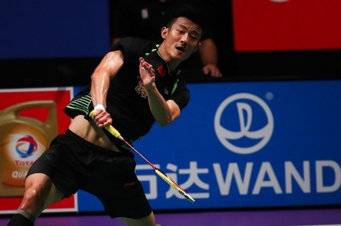 Pebulu tangkis tunggal putra China, Chen Long, saat menjalani pertandingan melawan Kidambi Srikanth (India) pada laga perempat final Piala Sudirman 2017 yang berlangsung di Carrara Indoor Sports Stadium, Gold Coast, Australia, Jumat (26/5/2017).