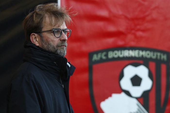 Ekspresi kekecewaan manajer Liverpool FC, Juergen Klopp, seusai kalah 3-4 di markas Bournemouth di Vitality Stadium pada partai Premier League Minggu (4/12/2016)
