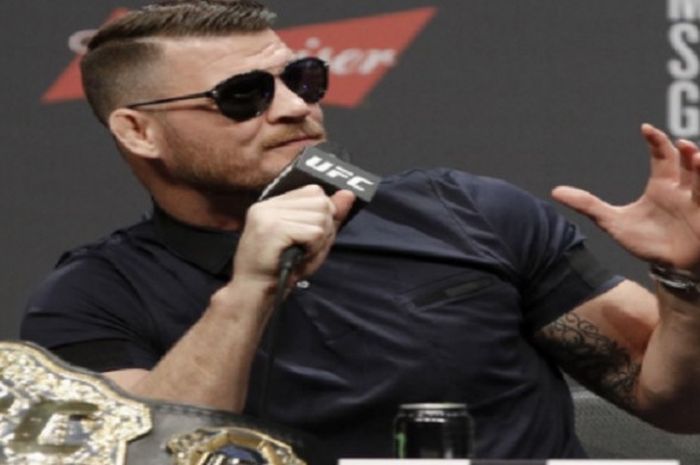 Petarung UFC, Michael Bisping, menyuruh Jake Paul menghadapi Anderson Silva ketimbang dirinya.