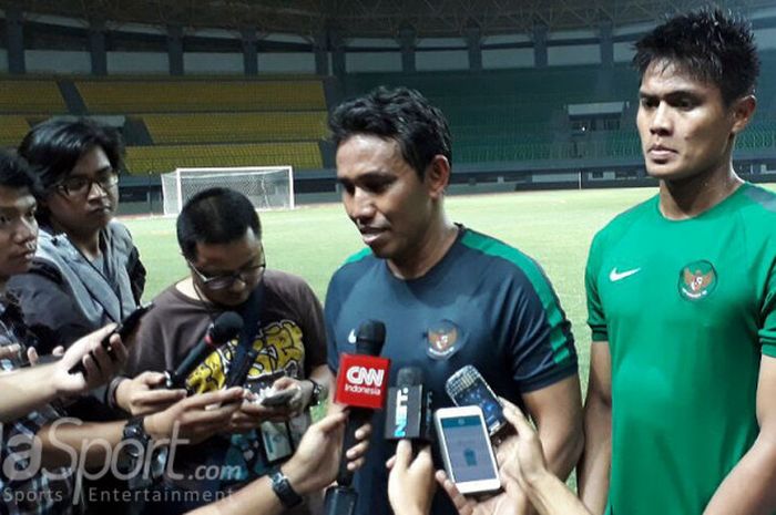 Bima Sakti berbicara kepada wartawan usai pertandingan Timnas U-22 Indonesia di SEA Games 2017.