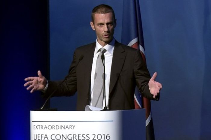 Presiden baru UEFA, Aleksander Ceferin, berpidato setelah terpilih memimpin badan tertinggi sepak bo