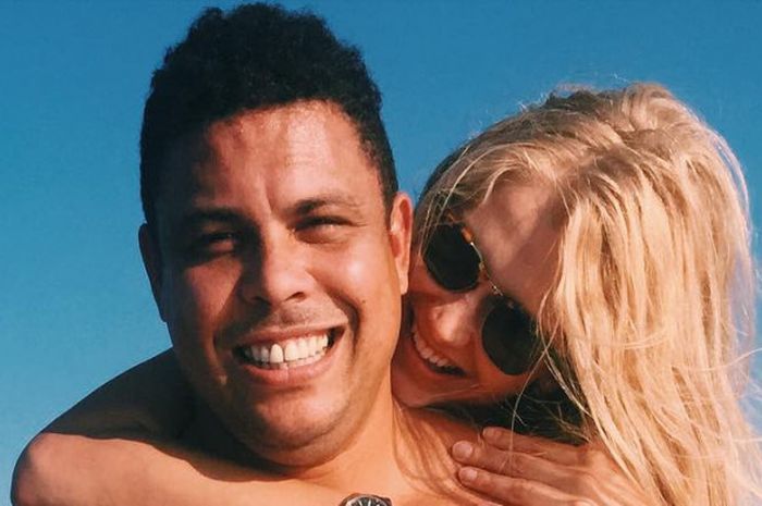 Ronaldo Nazario bersama kekasihnya, Celina Locks.