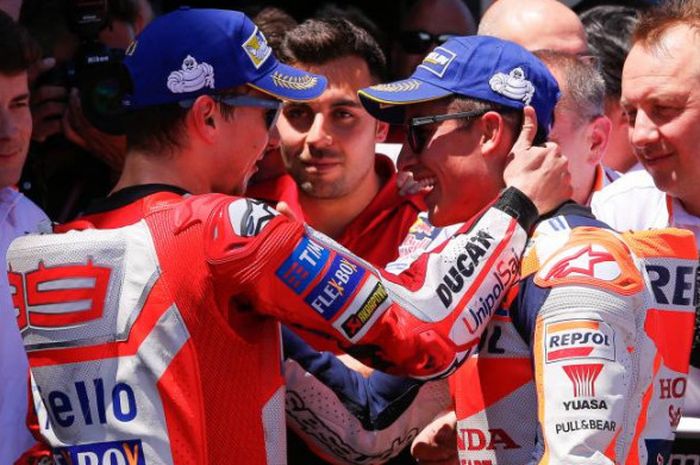     Jorge Lorenzo dan Marc Marquez.    