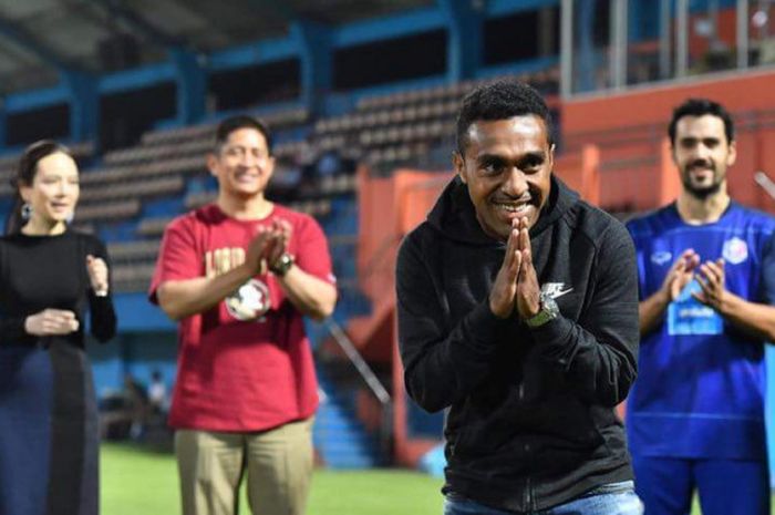 Terens Puhiri saat diperkenalkan di klub Port FC.